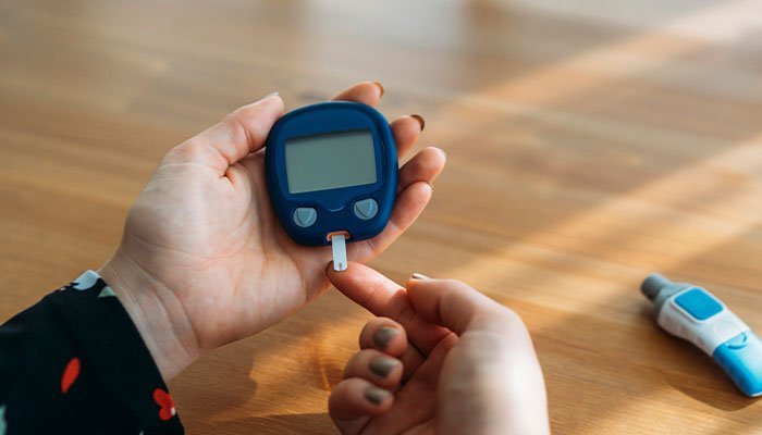 آپ کی وہ عام عادت جو ذیابیطس جیسے دائمی مرض کا شکار بنا دیتی ہے